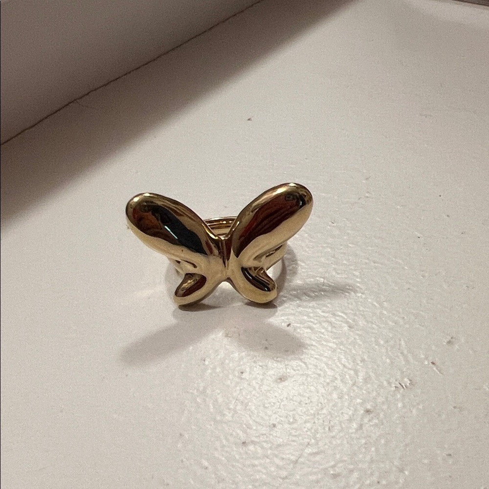 UNO de 50 Gold Butterfly Ring - Shiny Gold Tone